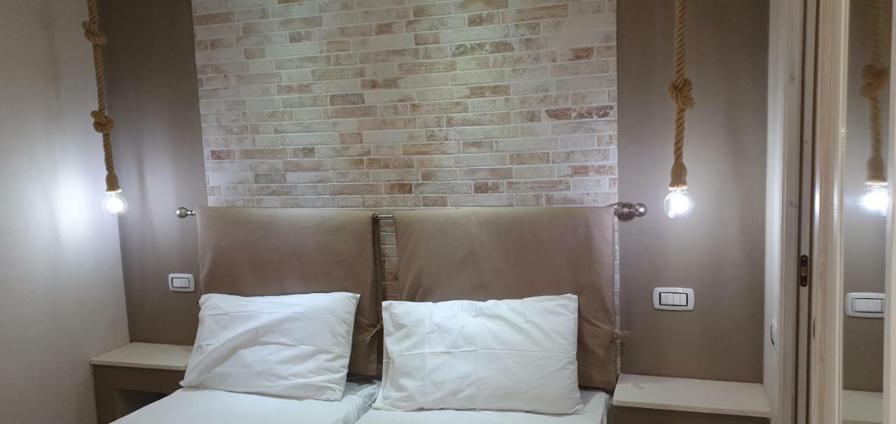 Guesthouse Luisella カリアリ エクステリア 写真