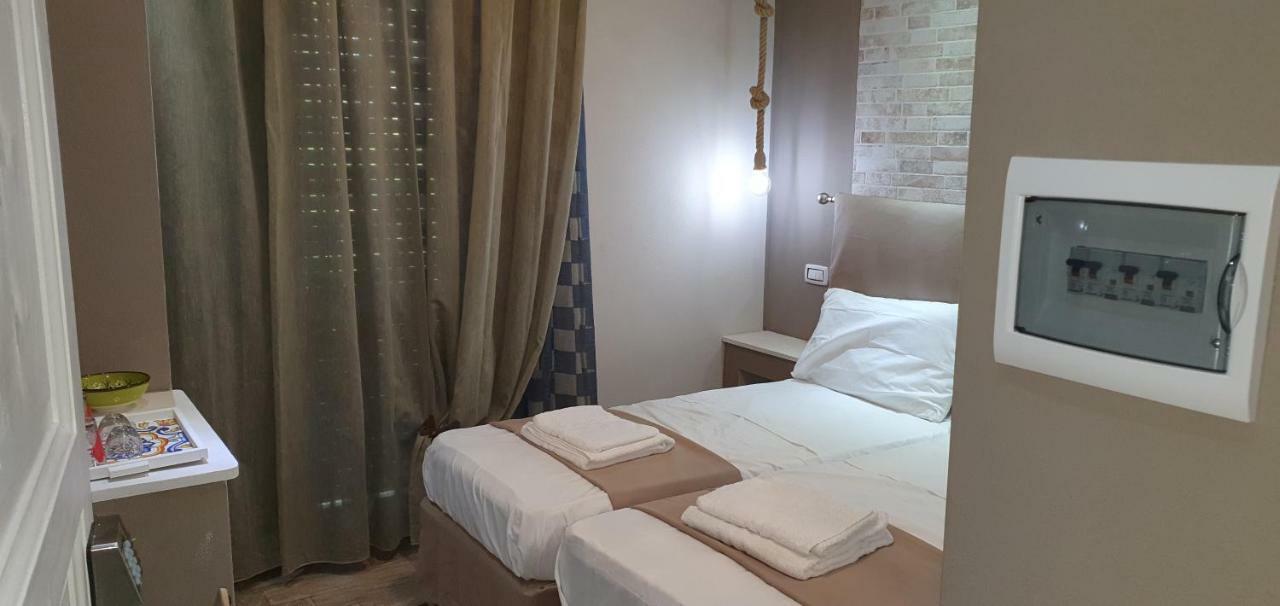 Guesthouse Luisella カリアリ エクステリア 写真
