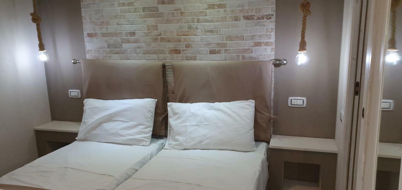 Guesthouse Luisella カリアリ エクステリア 写真